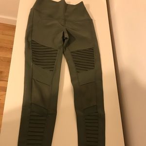 Alo Moto Legging